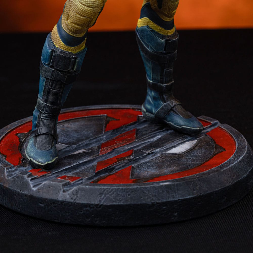 deadpool art scale wolverine and headpool statue ()