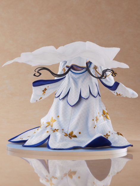 is it wrong to try to pick up girls in a dungeon hestia shiromuku ver scale figure ()
