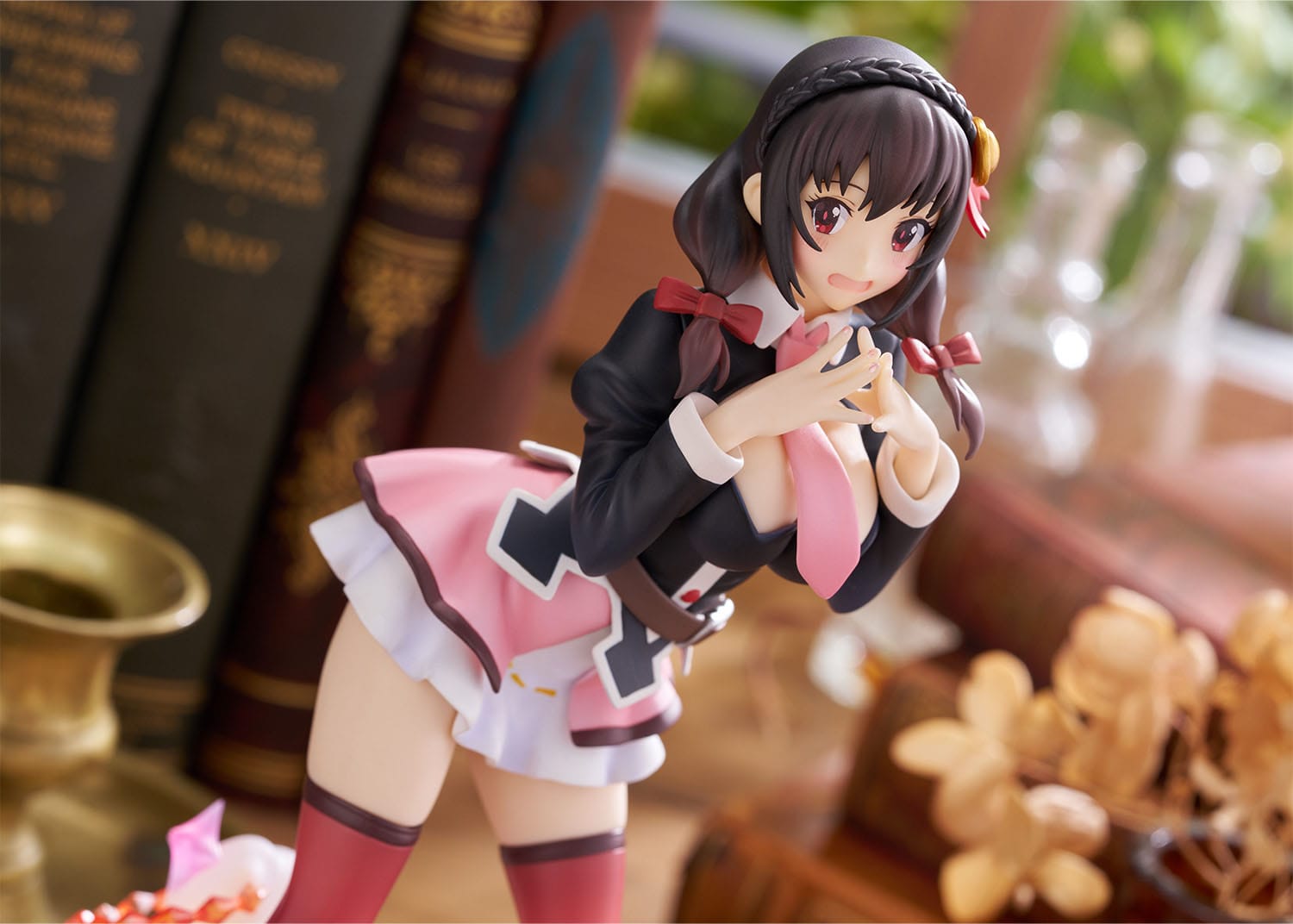 konosuba gods blessing on this wonderful world yunyun dx ver scale figure ()
