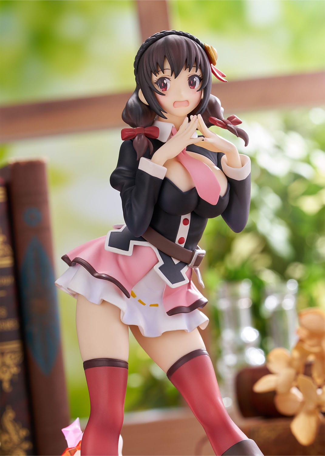konosuba gods blessing on this wonderful world yunyun dx ver scale figure ()