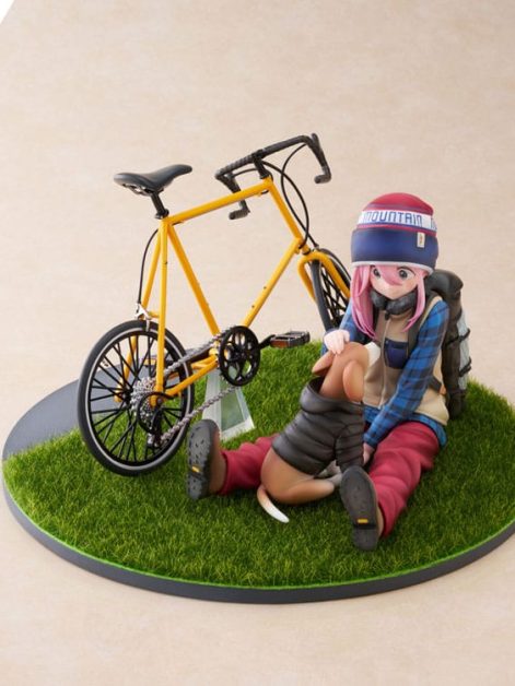 laid back camp nadeshiko kagamihara scale figure ()