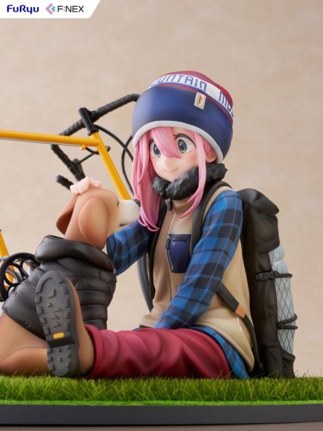 laid back camp nadeshiko kagamihara scale figure ()