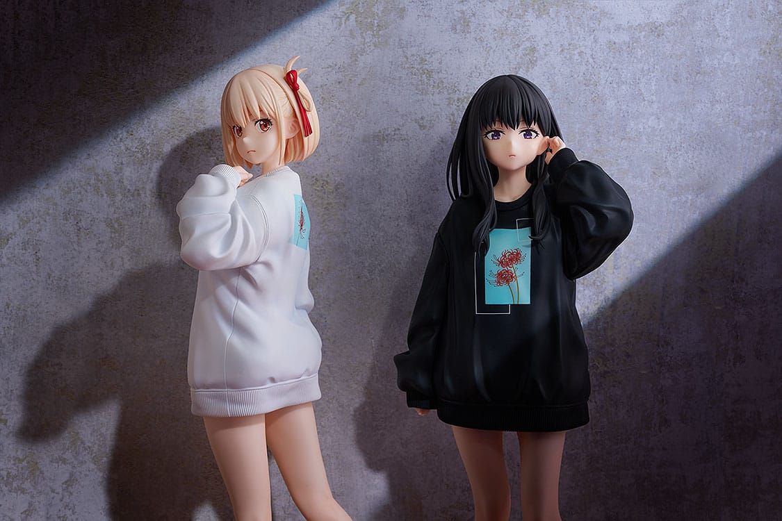 lycoris recoil chisato nishikigi oversized sweatshirt ver scale figure ()