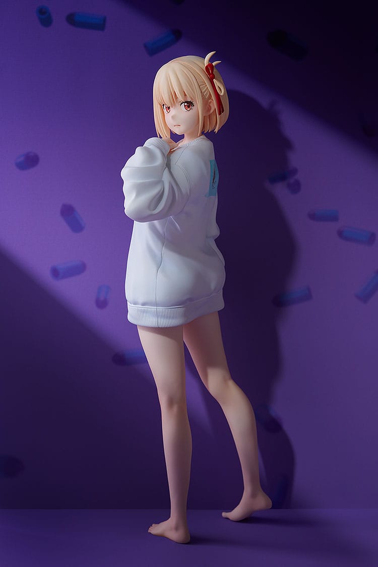 lycoris recoil chisato nishikigi oversized sweatshirt ver scale figure ()