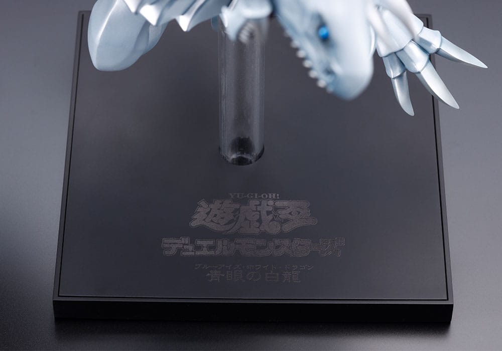 yu gi oh oshi works blue eyes white dragon ()