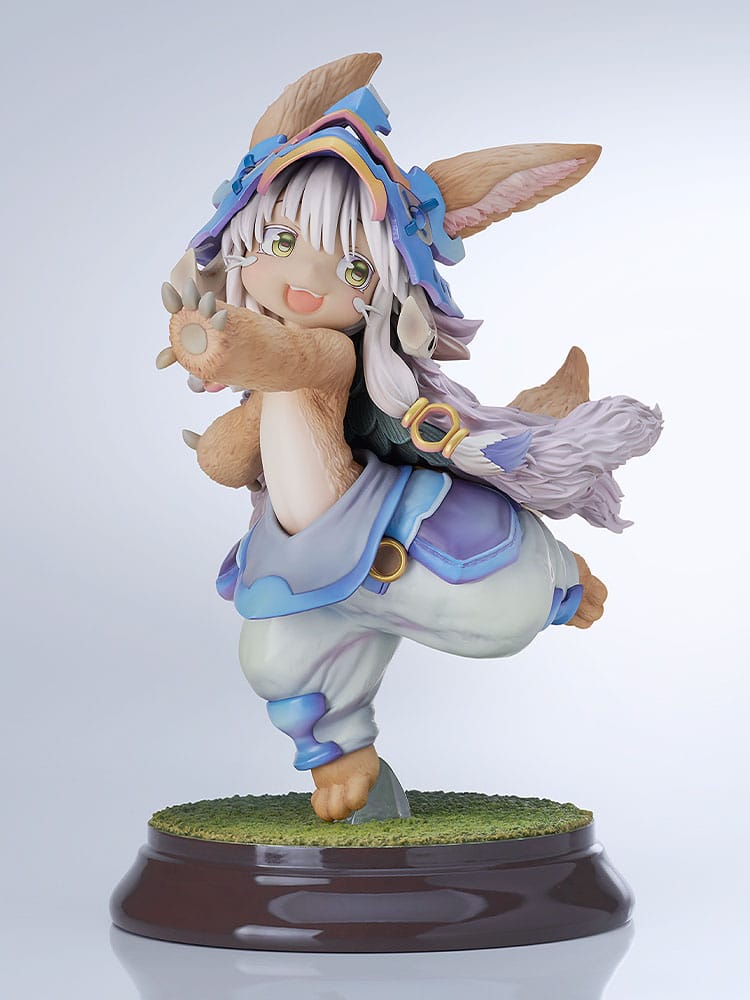 made in abyss the golden city of the scorching nanachi new outfit ver scale figure ()