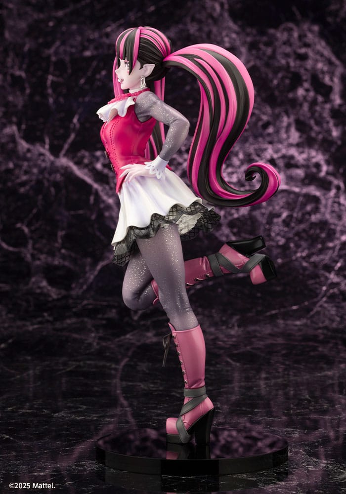 monster high draculaura scale figure ()