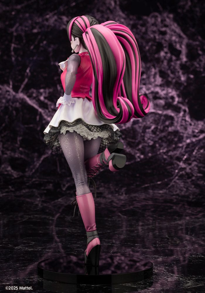 monster high draculaura scale figure ()