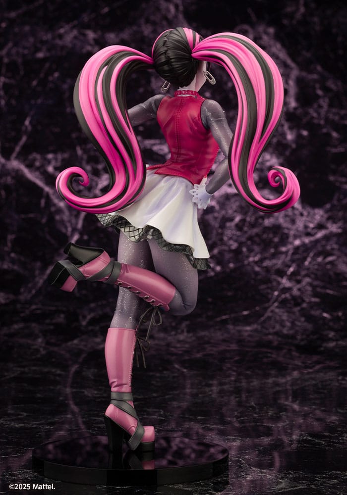 monster high draculaura scale figure ()