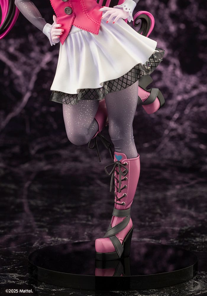 monster high draculaura scale figure ()